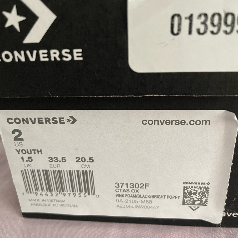 NIB girls converse low sneakers - Picture 5 of 8